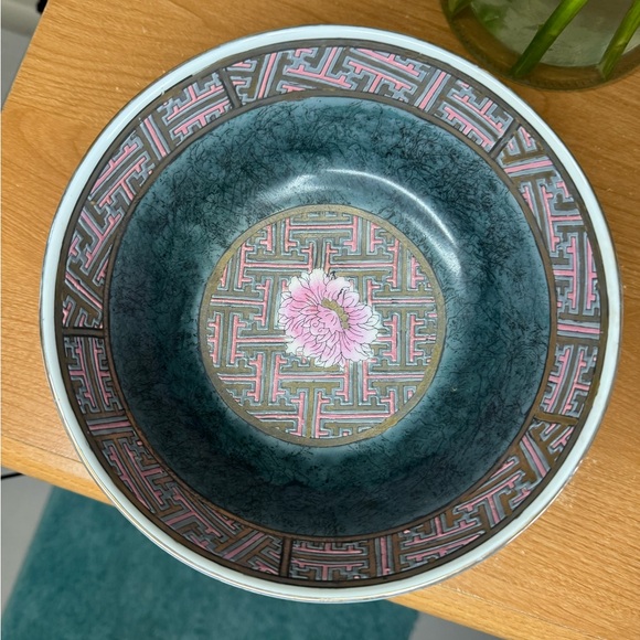Chinese Porcelain salat bowl Lotus Flowers Geometric Green Rose Rim
Center PO - Picture 3 of 10